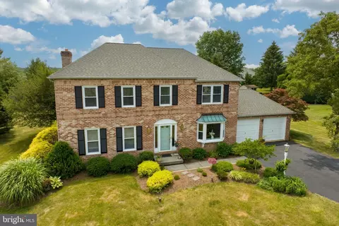 402 Bow Ln, Gilbertsville, PA 19525