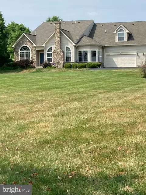 336 Pebble Beach Dr, Royersford, PA 19468