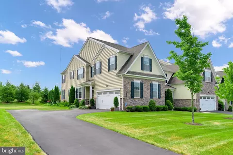 2005 Pleasant Valley Dr, Lansdale, PA 19446