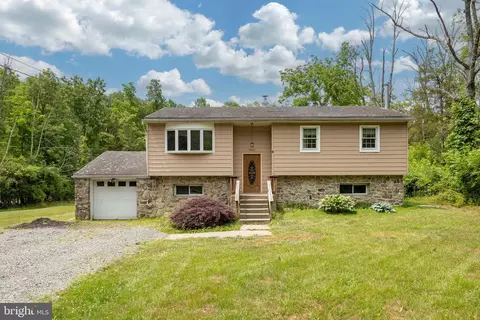 230 Fulmer Rd, Perkiomenville, PA 18074