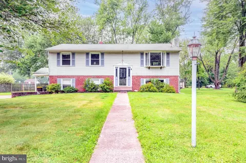1405 Ivy Ln, North Wales, PA 19454