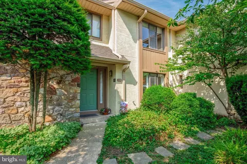 14 Highgate Ln, Blue Bell, PA 19422