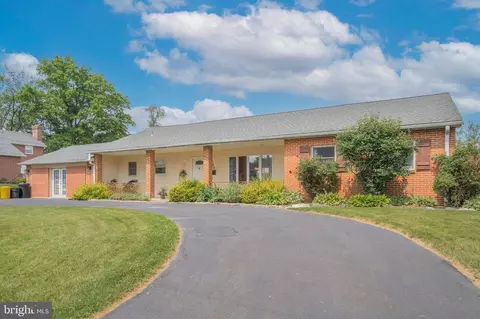 2009 Bridle Ln, Oreland, PA 19075