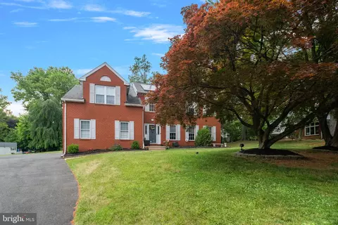 642 Meadow Rd, Huntingdon Valley, PA 19006