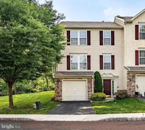 97 Brookview Ln, Pottstown, PA 19464