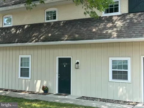 128 N Station St, Telford, PA 18969