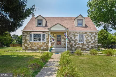 522 Corinthian Ave, Hatboro, PA 19040