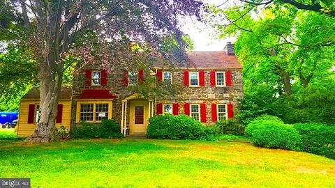 1205 Fairacres Rd, Jenkintown, PA 19046