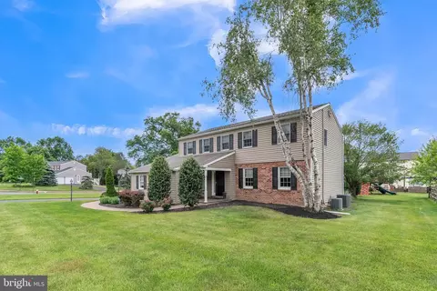15 Dana Dr, Collegeville, PA 19426