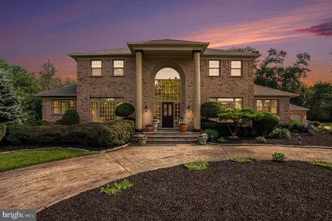 295 Kerry Ln, Blue Bell, PA 19422