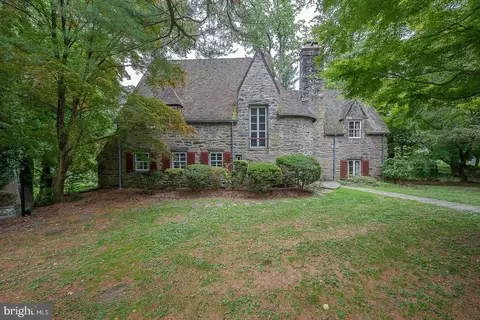 301 Laurel Ln, Haverford, PA 19041