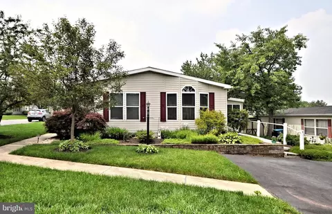 11 Shagbark Ct W, Harleysville, PA 19438