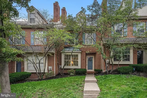700 Farmington Ave #11, Pottstown, PA 19464