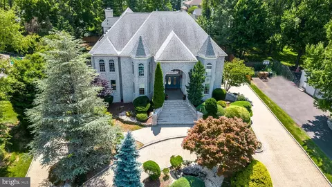 1805 Saxon Ln, Ambler, PA 19002