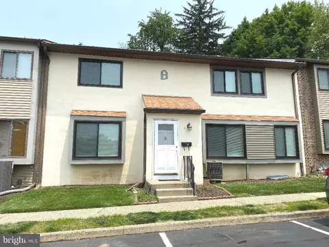 22 Fitzwatertown Rd UNIT B-7, Willow Grove, PA 19090