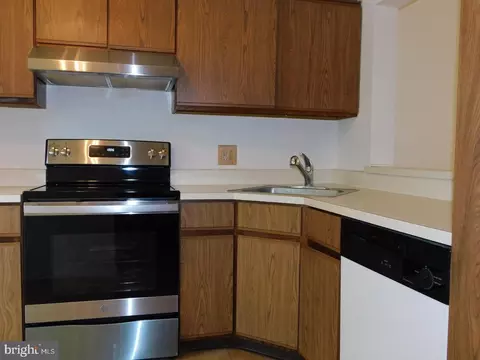 14 Ember Ln, Horsham, PA 19044