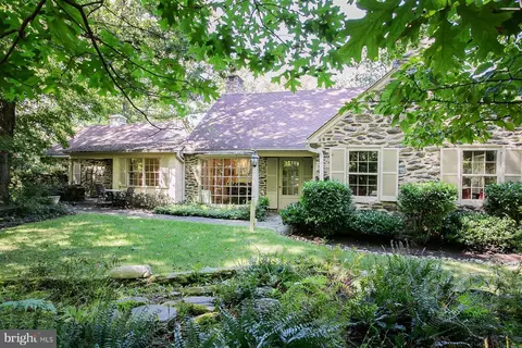 250 Dreshertown Rd, Fort Washington, PA 19034