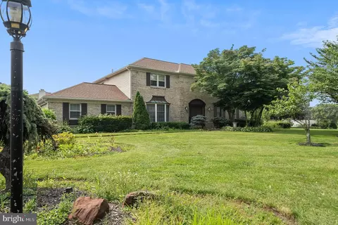 2241 Pine Rd, Huntingdon Valley, PA 19006