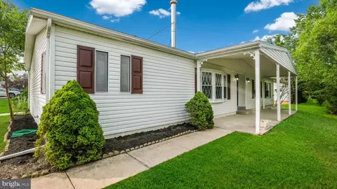 799 Hickory Ln, North Wales, PA 19454