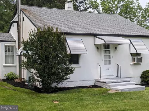 206 Spring Mount Rd, Schwenksville, PA 19473