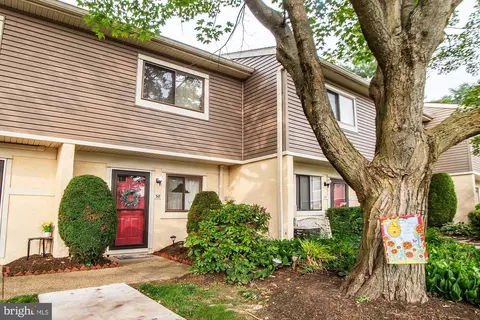 58 Ash Stoker Ln, Horsham, PA 19044