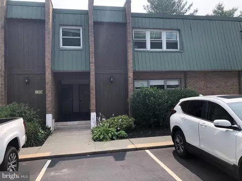 421 Meadowview Ln #421, Mont Clare, PA 19453