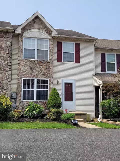 969 Dogwood Ln, Collegeville, PA 19426