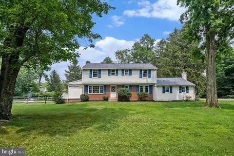 599 Roth Ln, Blue Bell, PA 19422