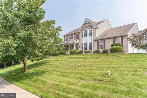 4 Jessica Cir, Royersford, PA 19468