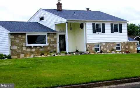 2429 Steven Rd, Huntingdon Valley, PA 19006