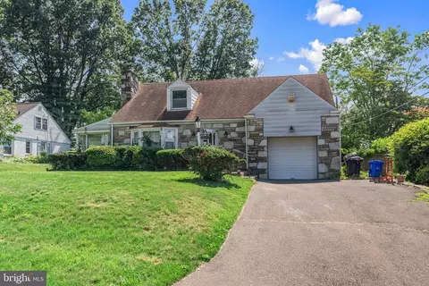 8 Wharton Ln, Cheltenham, PA 19012