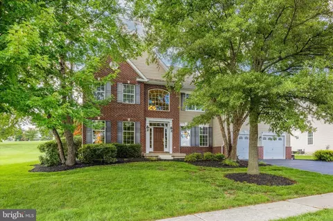 5008 Woodgate Ln, Collegeville, PA 19426