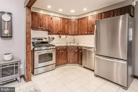 2930 E County Line Rd, Hatboro, PA 19040