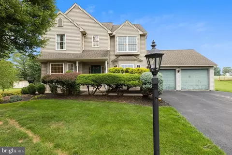 129 Norfolk Ct, Souderton, PA 18964