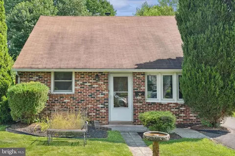 19 Rorer Ave, Hatboro, PA 19040