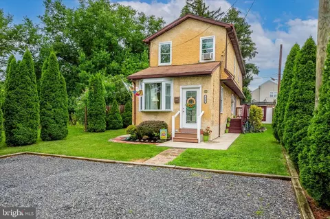328 E North Ln, Conshohocken, PA 19428