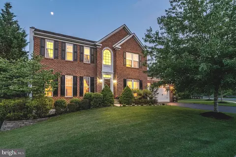 465 Creekview Dr, Harleysville, PA 19438