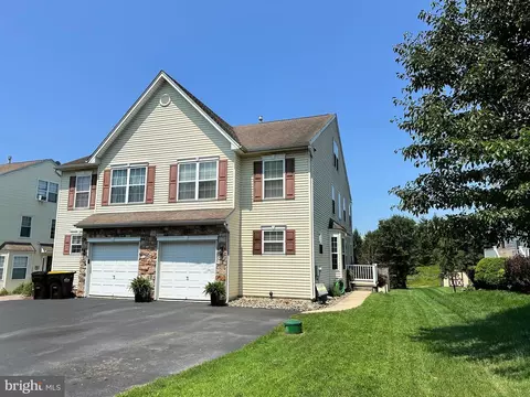 233 W 6th St, East Greenville, PA 18041