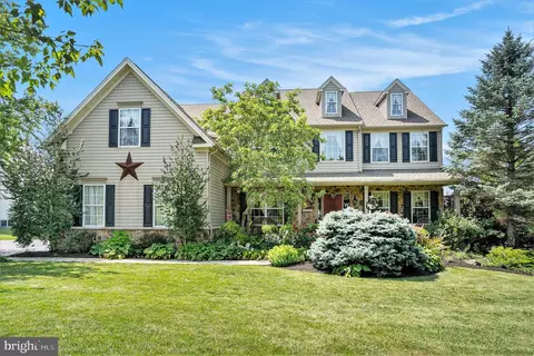 3016 Grace Ln, Pennsburg, PA 18073