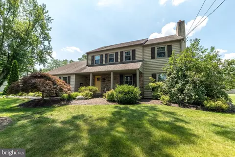 1219 Nash Dr, Fort Washington, PA 19034