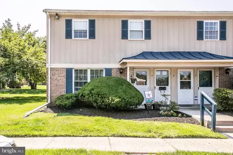 2 Wexford Dr, North Wales, PA 19454