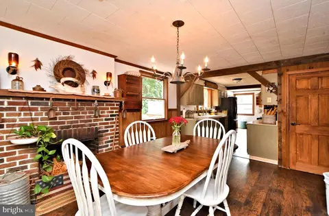 54 Reifsnyder Rd, Royersford, PA 19468
