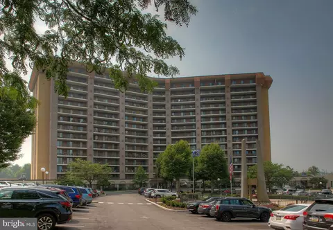 20835 Valley Forge Cir #835, King Of Prussia, PA 19406
