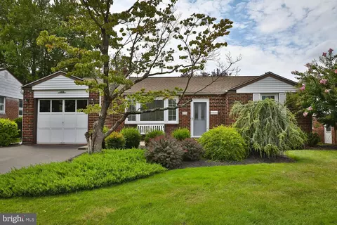 2978 Oklahoma Rd, Willow Grove, PA 19090