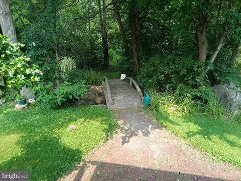 1635 Perkiomenville Rd, Perkiomenville, PA 18074