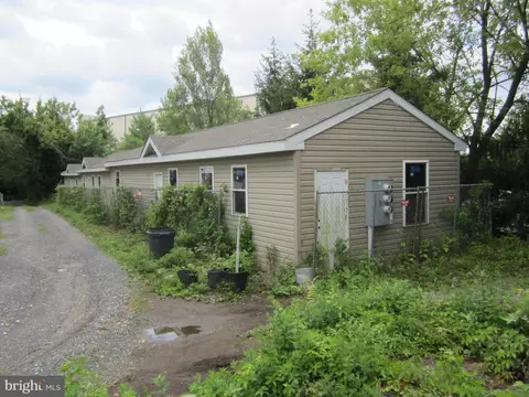 60 Cherry St, Willow Grove, PA 19090