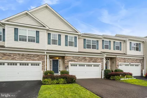 287 Fairfield Cir W, Royersford, PA 19468