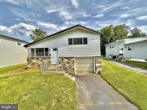 1423 Saint Charles Pl, Abington, PA 19001