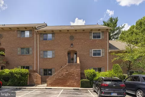 50 Woodside Rd #2, Ardmore, PA 19003