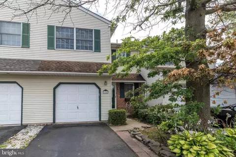 105 Damson Ln, North Wales, PA 19454